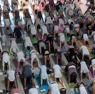 Yoga Daybreaker community event